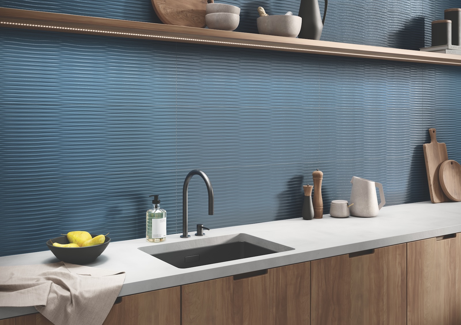Hide and Sleek kitchen backsplash