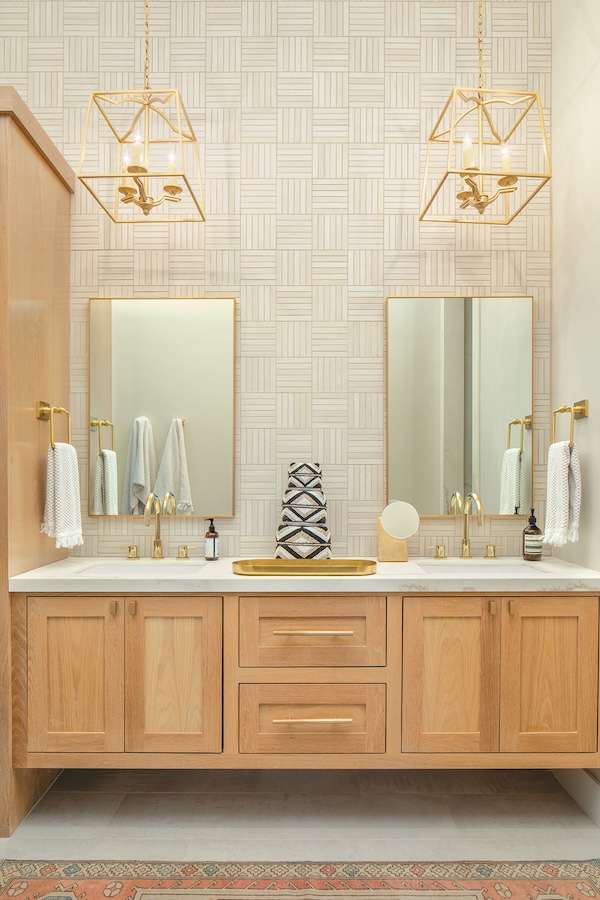 Nest porcelain wood-look tiles in the parquet mosaic on bathroom wall
